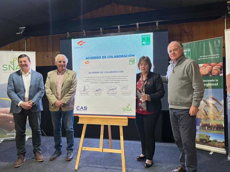 Consejo del Salmón junto a SOFO, SNA y CAS firman inédito convenio de colaboración entre industrias salmonicultura y agrícola