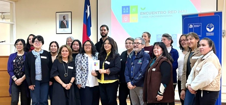 Productora de Calafate Sour e Investigadora en biotecnología de plantas nativas son premiadas por FIA en Magallanes