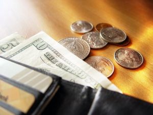 Dólar abre con leve alza con mercados atentos a nuevos datos económicos y elecciones en EEUU