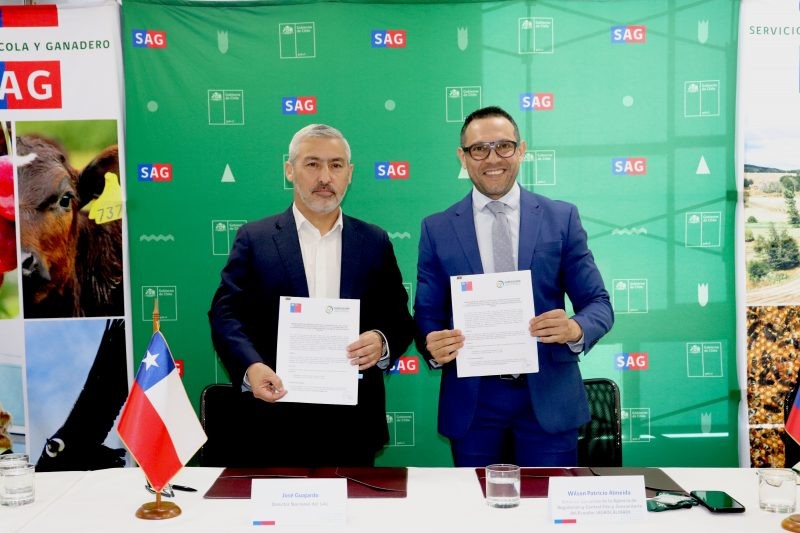 SAG y Agrocalidad de Ecuador suscribieron acuerdo para facilitar el intercambio bilateral de frutas frescas