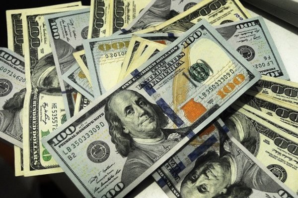 Dólar abre al alza ante nueva caída del cobre y pese a IPC mayor a lo esperado