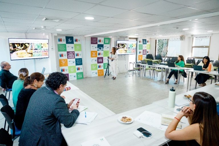 Delegación de Ecuador visita la agencia chilena FIA para replicarla en ese país