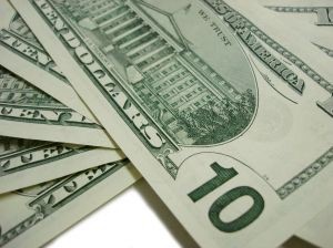 El dólar abre en alza en medio de fortalecimiento global de la divisa y una caída en el precio del cobre