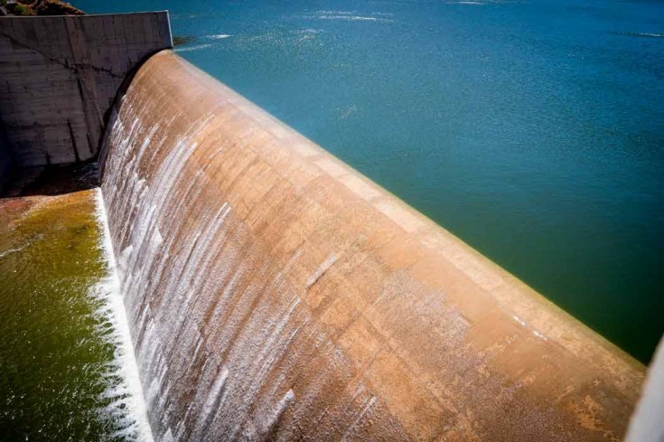 Volumen de agua embalsada se mantiene en niveles críticos en Limarí y Elqui, pero anota fuerte repunte en Choapa