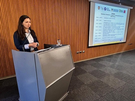 Desarrollan seminario para abordar la presencia e impacto de microplásticos en la agricultura en Biobío