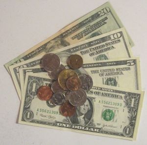 El dólar abre en baja en medio de depreciación global de la divisa y un cobre que se mantiene firme