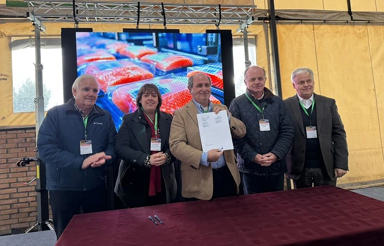 Lanzan Mesa Agro-Salmonera para generar una mayor sinergia entre la industria del Salmón y la de los granos de Chile